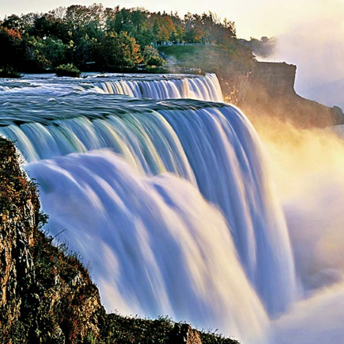 niagara-falls-mist-880x592.jpg
